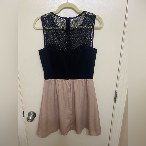Stunning Cocktail Dress with Black Lace Top and Tan bottom - Gianni Bini - Picture 2 of 4